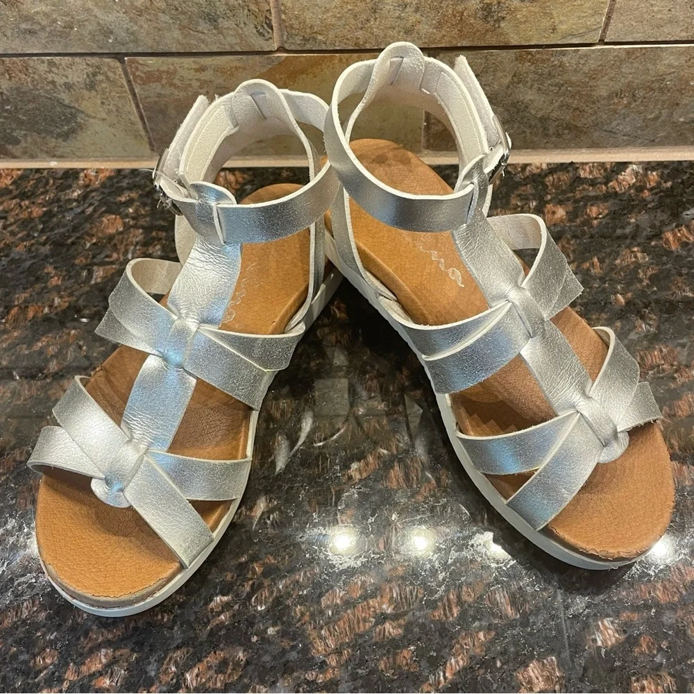 Nina Girls Size 2 Silver Sandals Open Toe Hook & Loop Closure